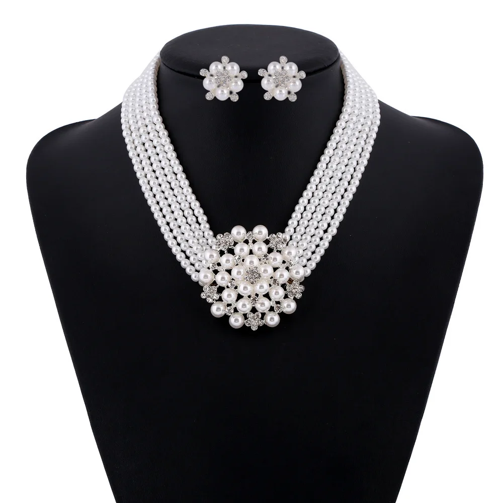 Audrey Hepburn Breakfast at Ti - Women'S Accessories In The 1950S ulasan dan harga