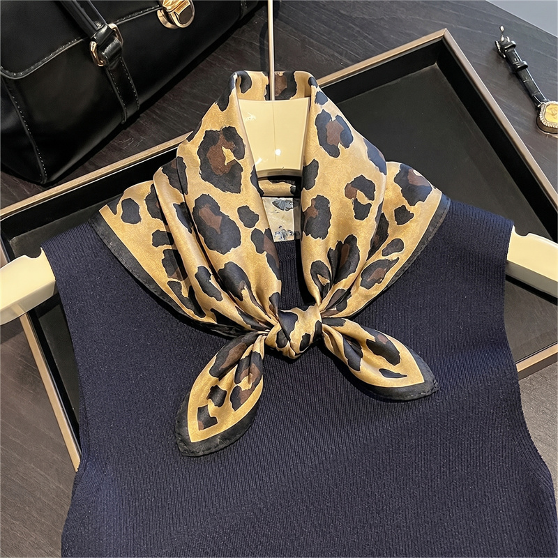 100% Silk Square Scarf Leopard - Silk Scarf Square ulasan dan harga